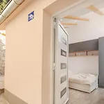 Studio Apartman Modesty